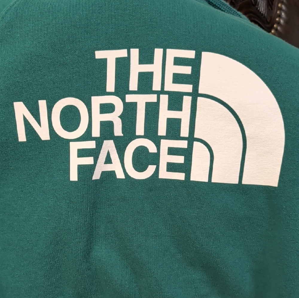 The North Face Women's Half Dome Hoodie Sweatshirt Size M MSRP $60 - Picture 2 of 5